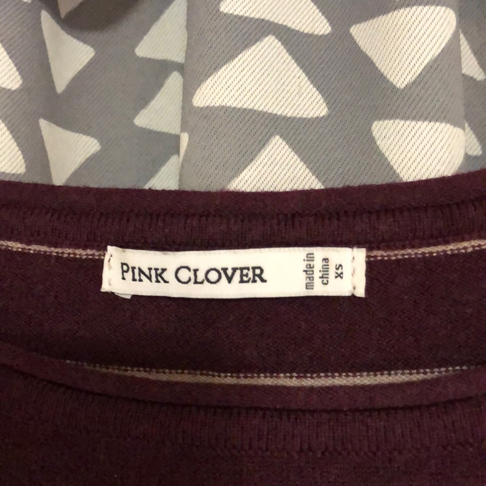 Almost brand new sweater size extra small light weight